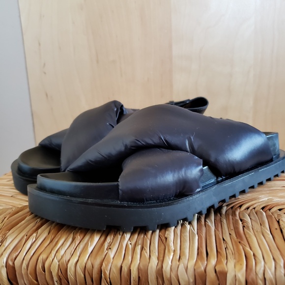 Guess Puff Sandals NEW! - Picture 8 of 14